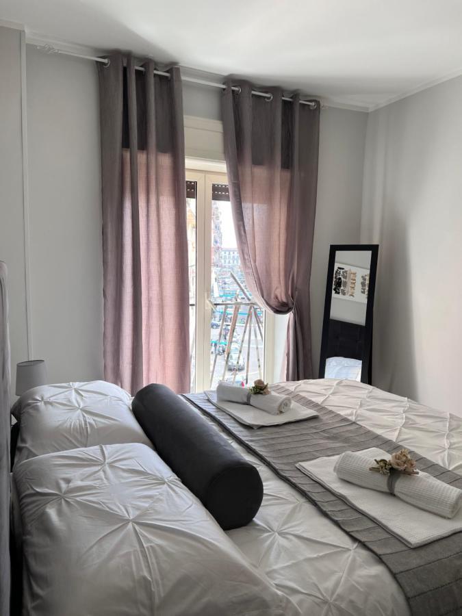 La Casa Di Ale 69 Apartment Napoli Bagian luar foto