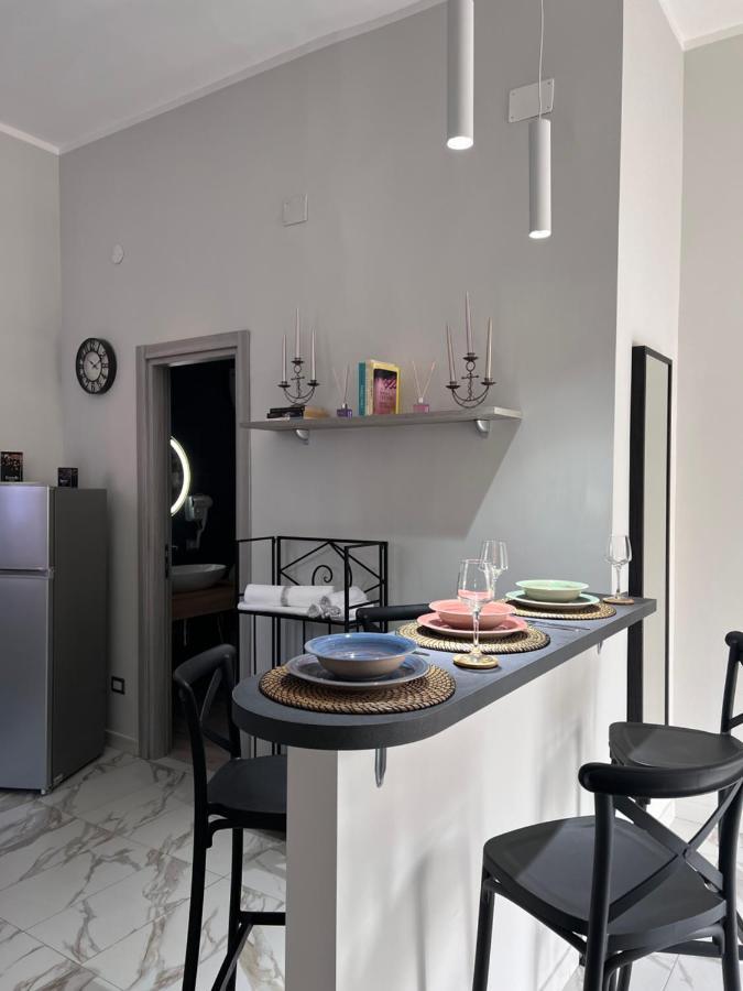 La Casa Di Ale 69 Apartment Napoli Bagian luar foto