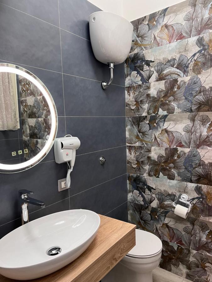 La Casa Di Ale 69 Apartment Napoli Bagian luar foto